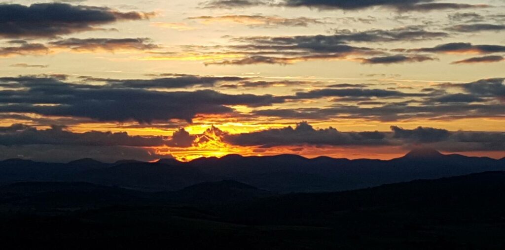 coucher de soleil sur le sancy